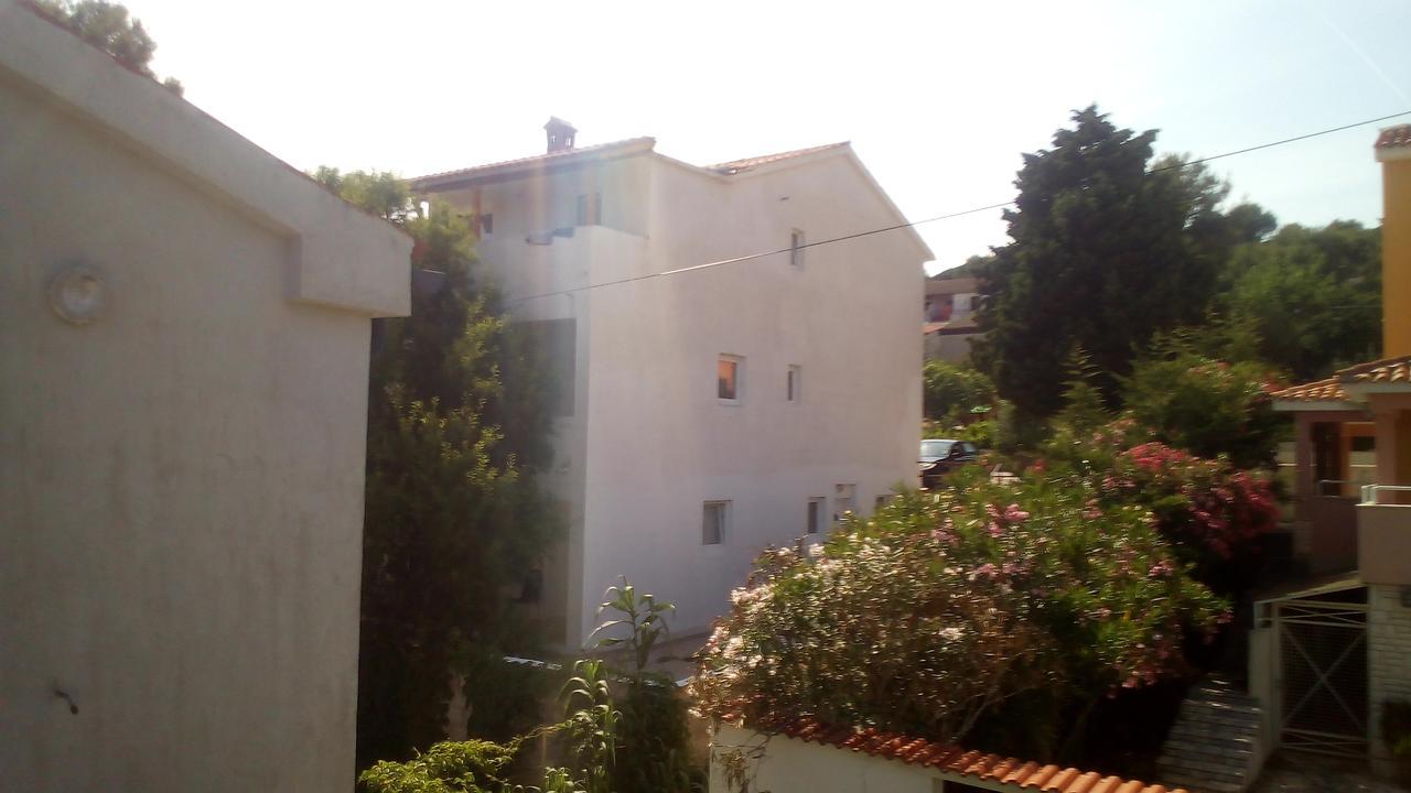 Apartments&rooms Camelia Premantura Buitenkant foto